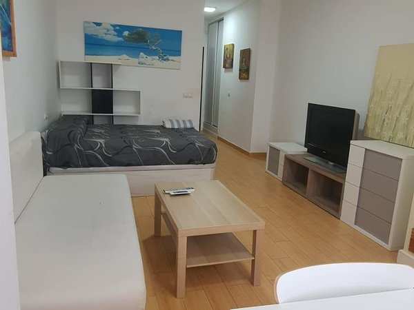 Estudio - barrio Manantiales - Estación de Autobuses - vivienda en Torremolinos barata