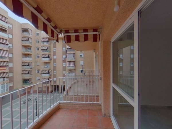 Piso en Calle del Cuartel - Calle del Cuartel - vivienda en Estepona barata