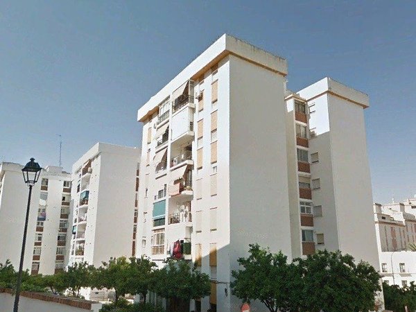 Piso - barrio Sierra de Estepona-Avda de Andalucia - vivienda en Estepona barata