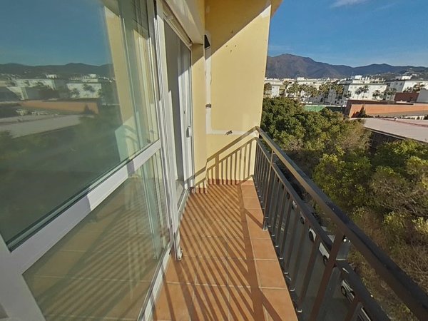 Piso en Calle Melilla - Calle Melilla - vivienda en Estepona barata