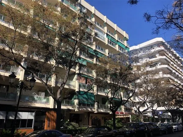 Piso en calle Gregorio Marañón - calle Gregorio Marañón - vivienda en Marbella barata