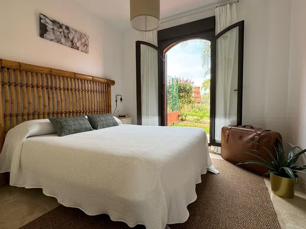 Chalet pareado en calle Hoyuelos - calle Hoyuelos - vivienda en Estepona barata