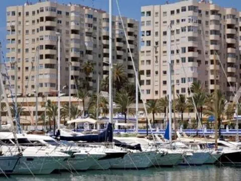 Piso en Urbanizacion Puerto Paraiso - Urbanizacion Puerto Paraiso - vivienda en Estepona barata