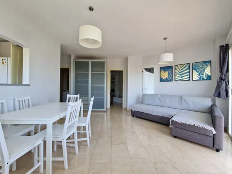 Piso - Barrio Las Lomas - vivienda en Estepona barata