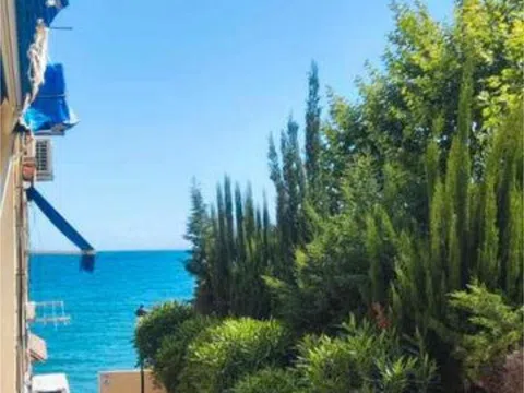 Piso en Urbanización Playa Guadalmansa - Urbanización Playa Guadalmansa - vivienda en Estepona barata