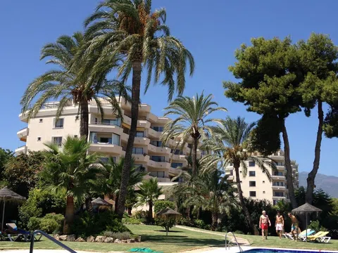 Piso en calle Aguamarina, 29 - calle Aguamarina, 29 - vivienda en Estepona barata